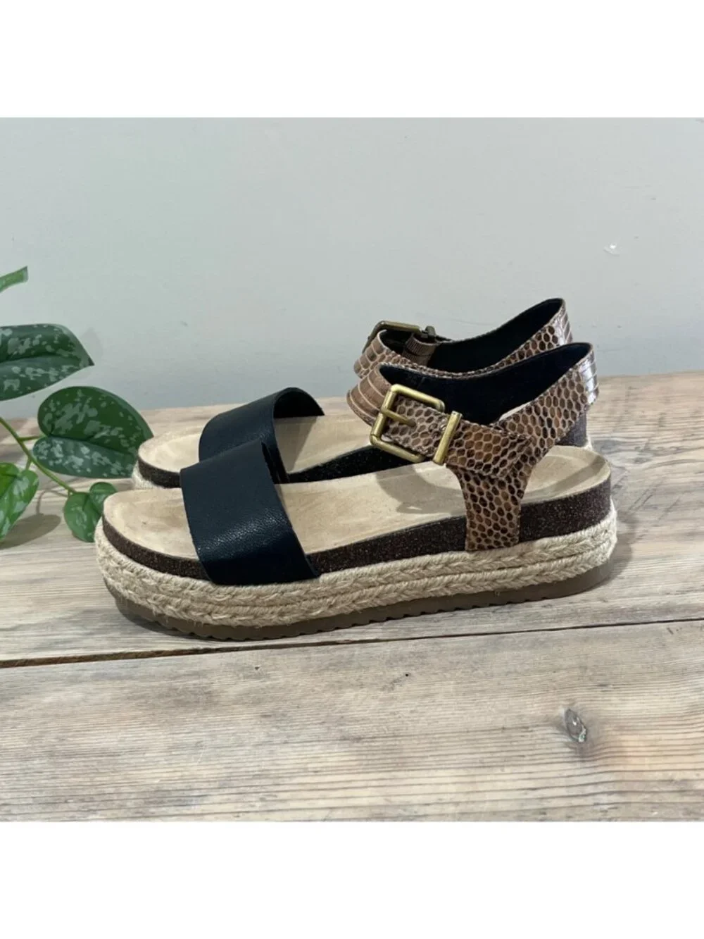 Crown Vintage Nedra Espadrille Sandal Womens 8.5 Black Leather and Snakeprint